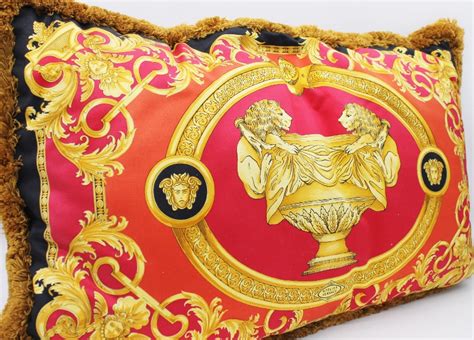 cuscini versace usato|Grande GIANNI VERSACE ATELIER Cuscino in Velluto 26 X 26.